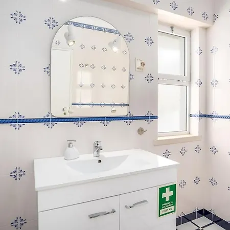 Charming Flat With Balcony - By Hostwise Appartamento Portimão