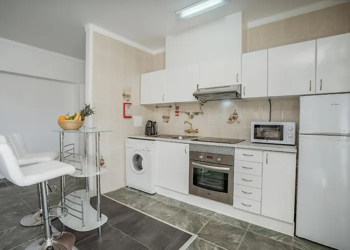 Charming Flat With Balcony - By Hostwise Lägenhet Portimão