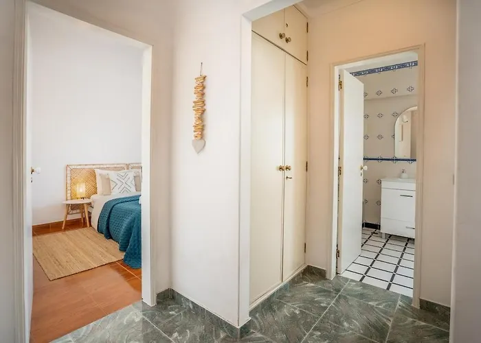 Charming Flat With Balcony - By Hostwise Lägenhet