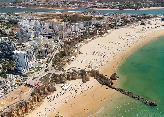 Charming Flat With Balcony - By Hostwise Lägenhet Portimão