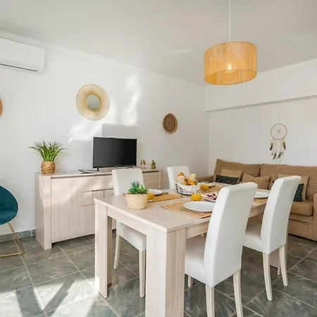 Charming Flat With Balcony - By Hostwise * Портиман