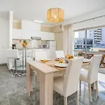 Appartement Charming Flat With Balcony - By Hostwise