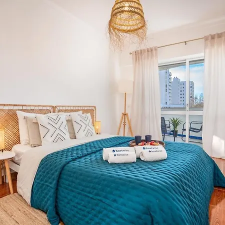 Appartement Charming Flat With Balcony - By Hostwise